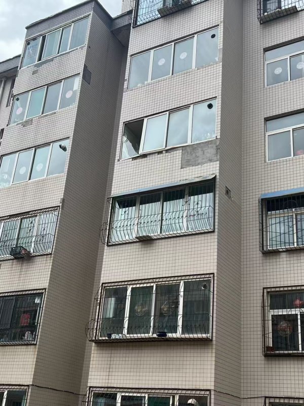 忠琦配资 太原一小区爆炸致17人受伤，应急、消防等多部门紧急处置