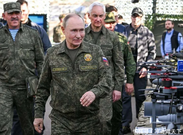 大智慧配资 俄无人机被击落，俄白10万人军演，普京军装亮相，注意3大信号